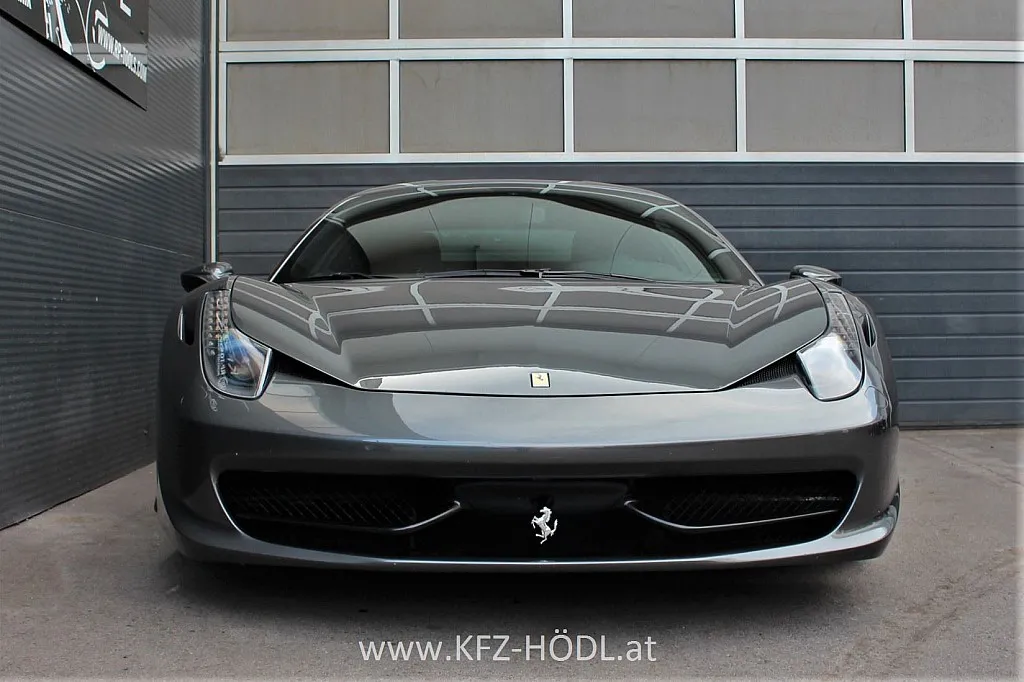 Ferrari 458 Italia Image 5